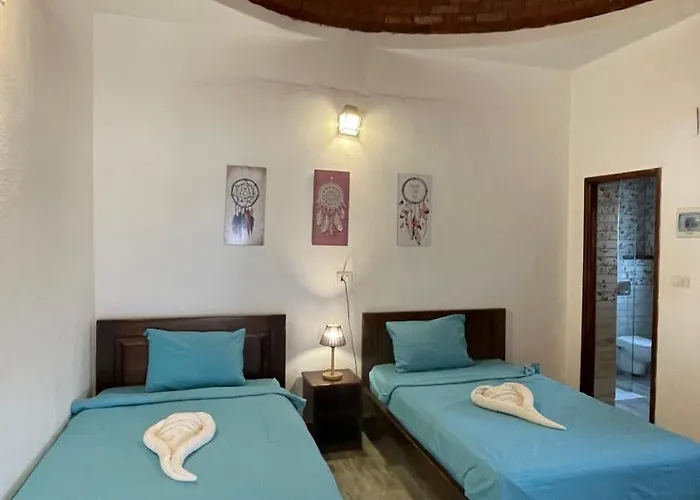 Sunshine Divers Club & Hotel *